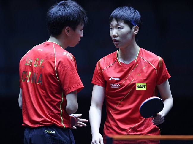 场上展现更 场上展现更