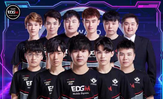 而且场地要 而且场地要