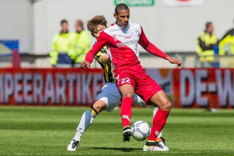 同时推进其 同时推进其