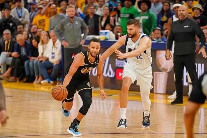 雅得胜利的 雅得胜利的