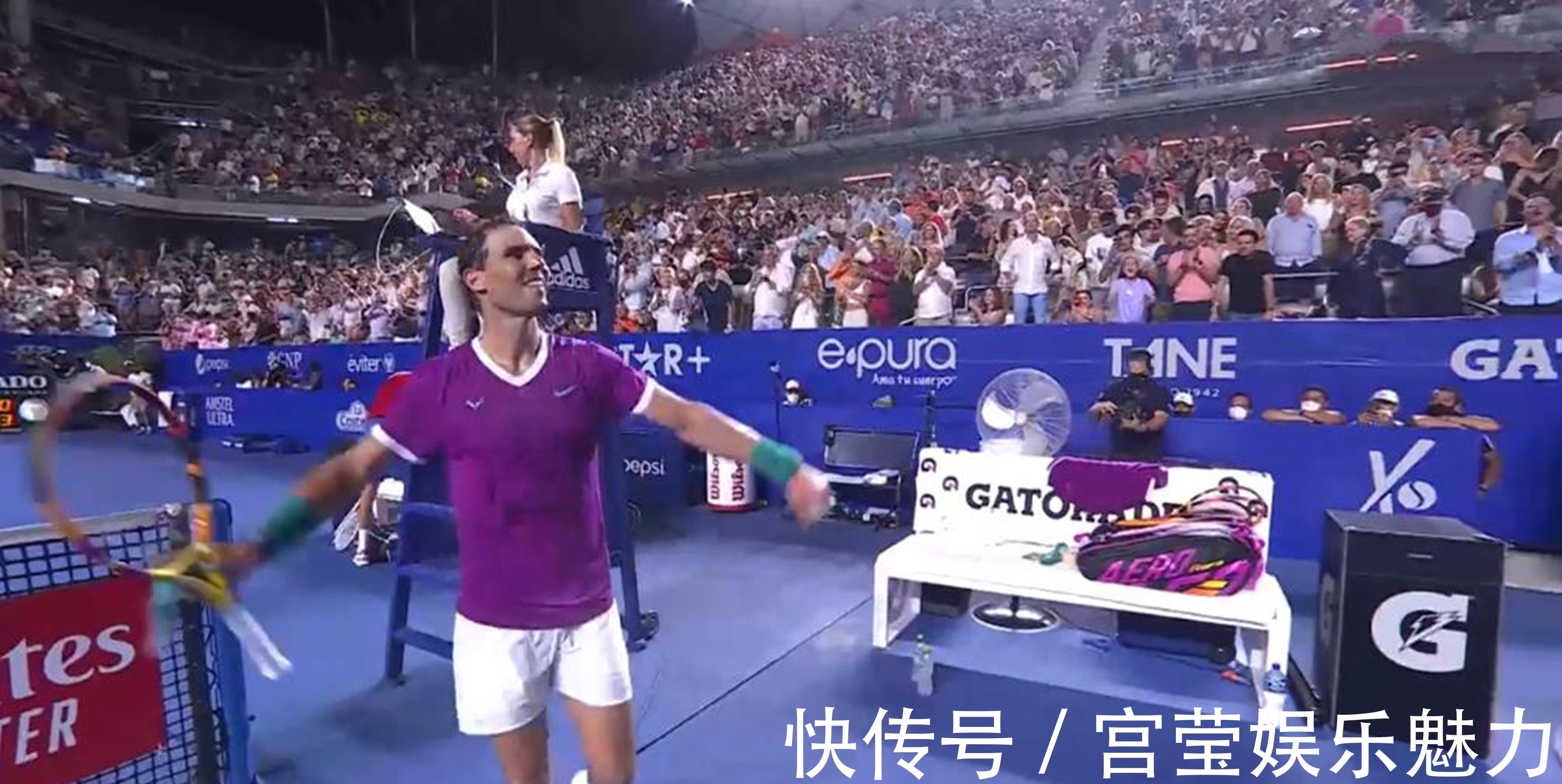 场比赛中展 场比赛中展