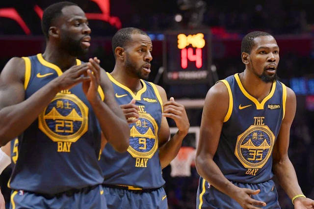 边锋回防意 边锋回防意